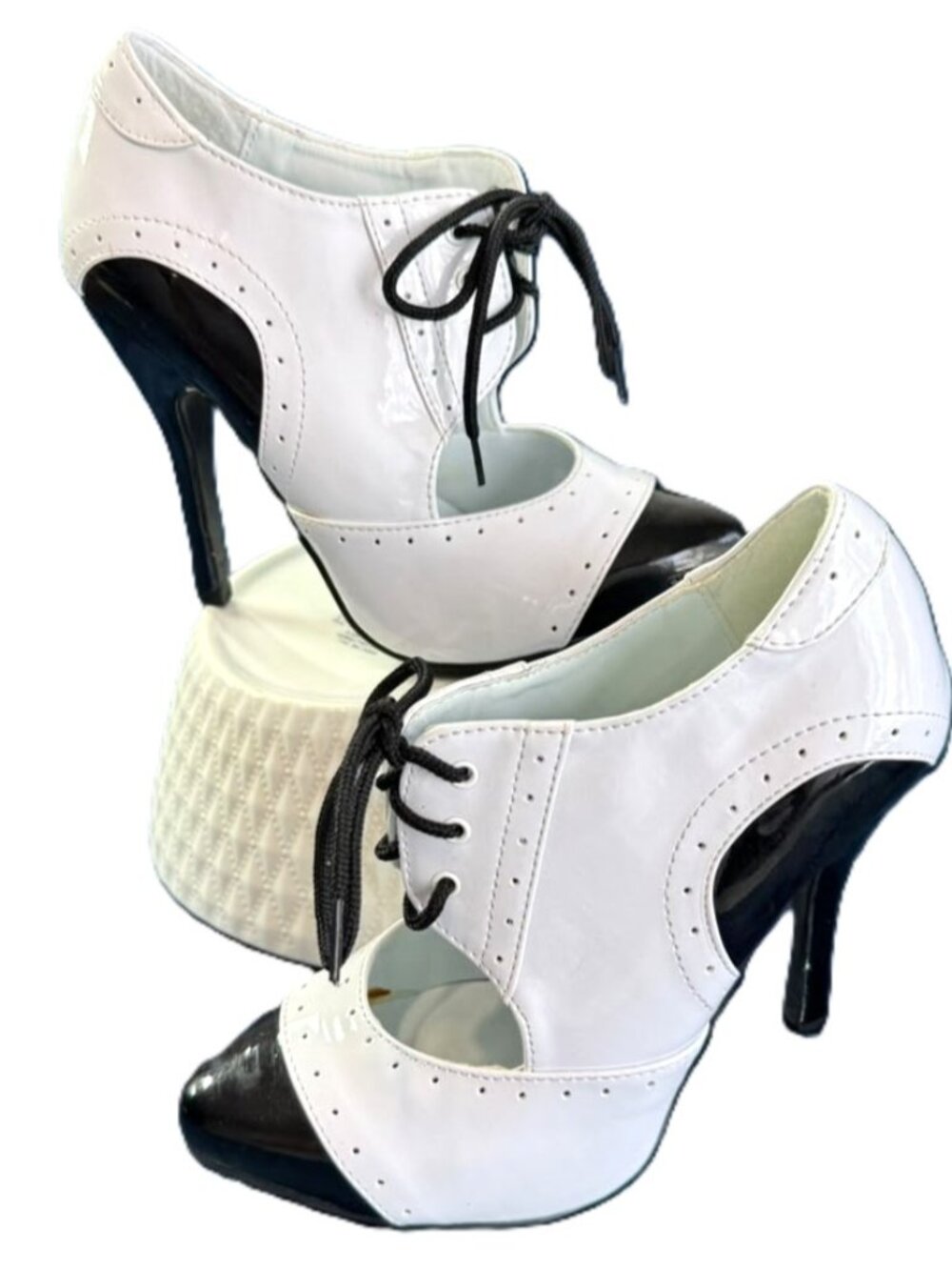Ellie 511 Gangster Two Tone Closed Toe Lace Up Saddle Mary Jane Oxford Pump Heel